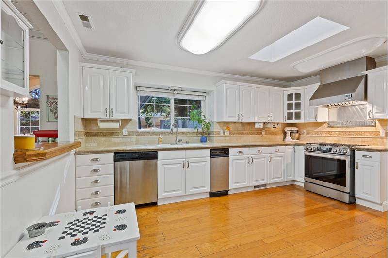 Expansive Kitchen
