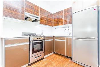 Primary listing photos for listing ID 590909