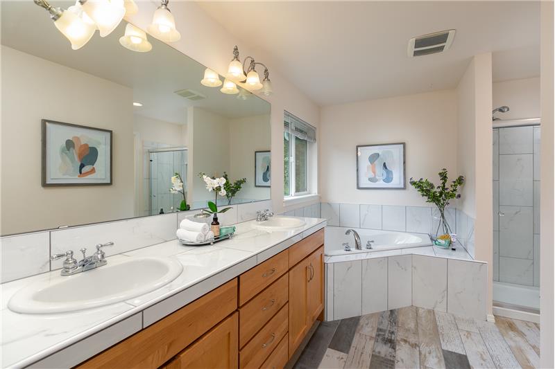 5 piece bath with Primary Suite