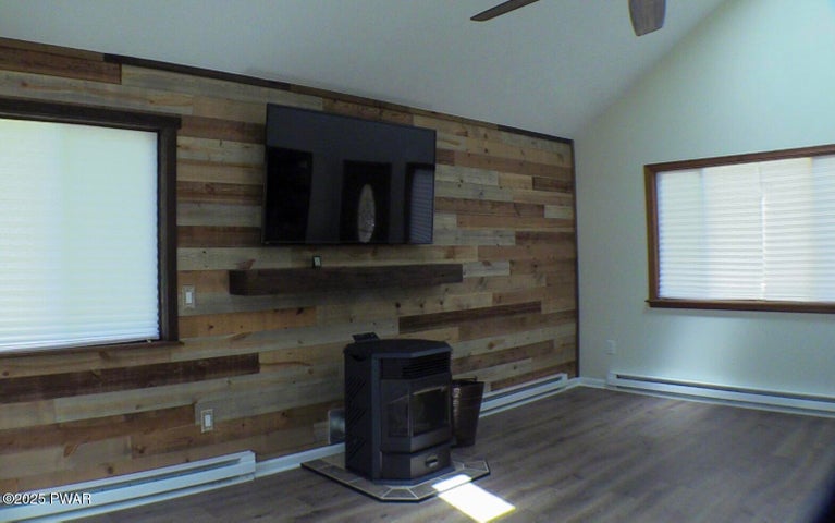 Free Standing Wood Stove