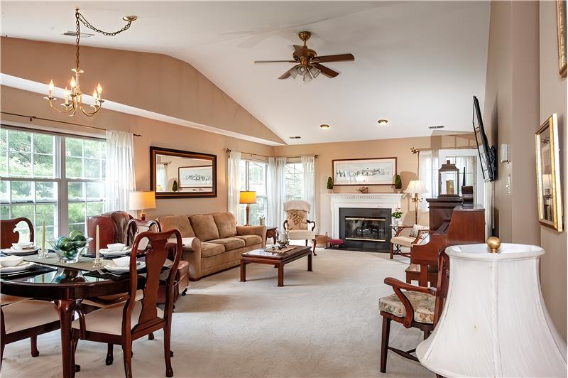 109 Jeffords - Living and Dining space