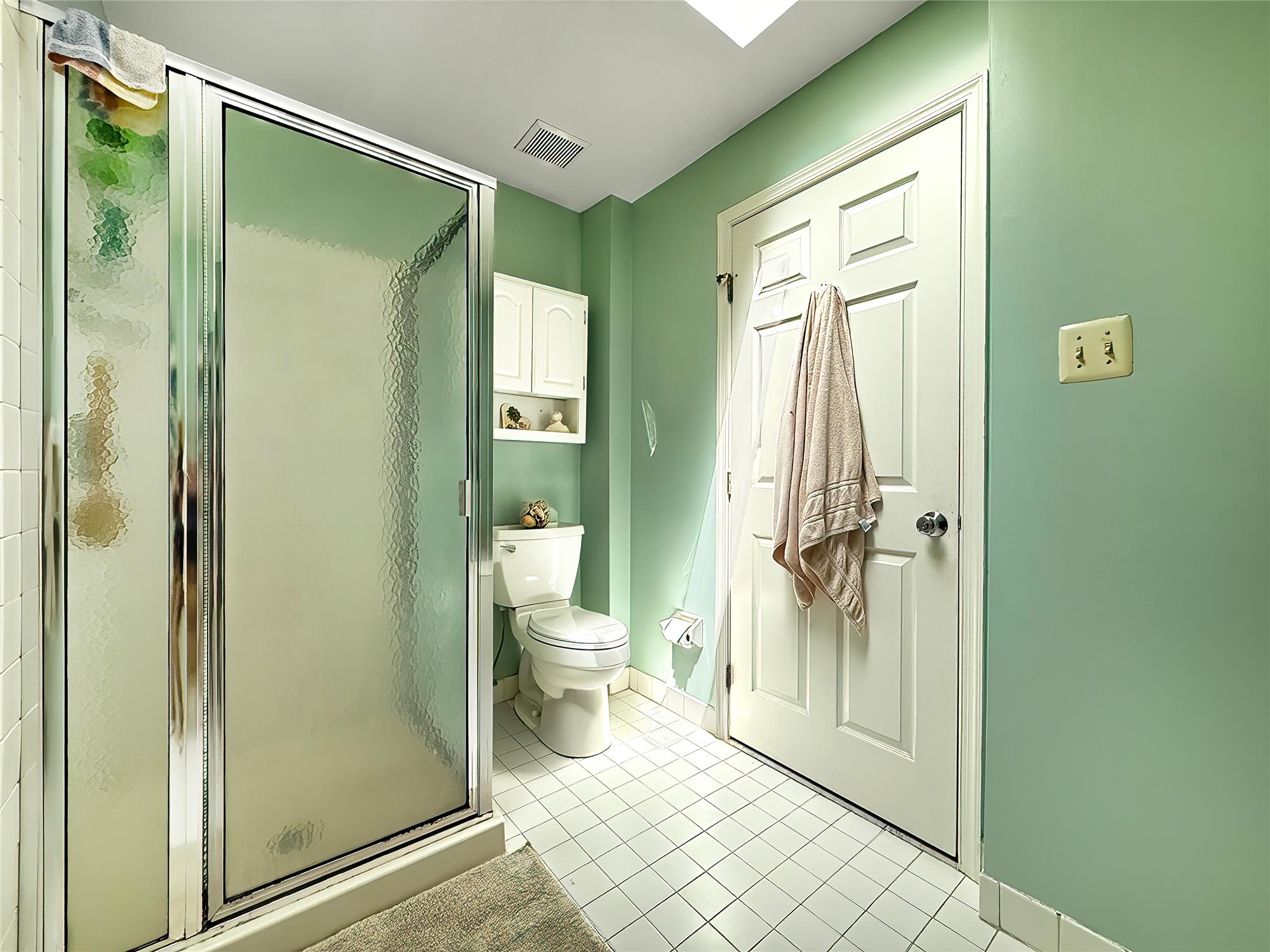 https://realbird.blob.core.windows.net/rb-photos/109-jeffords-court-phoenixville-pa-19460_M7F5J4G2_640833_638845580822071753_80x60.jpg