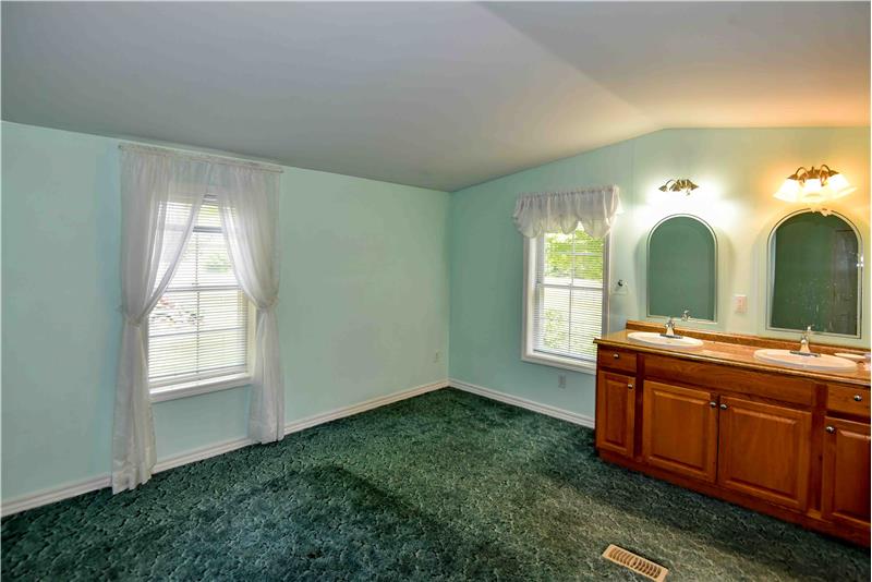 
                            Property Image 123
