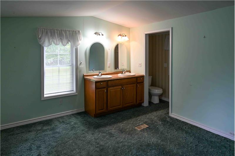 
                            Property Image 133