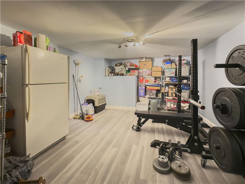1095 West Ave - Basement 