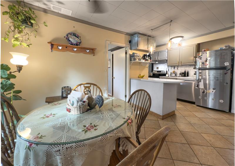 1095 West Ave - Kitchen 