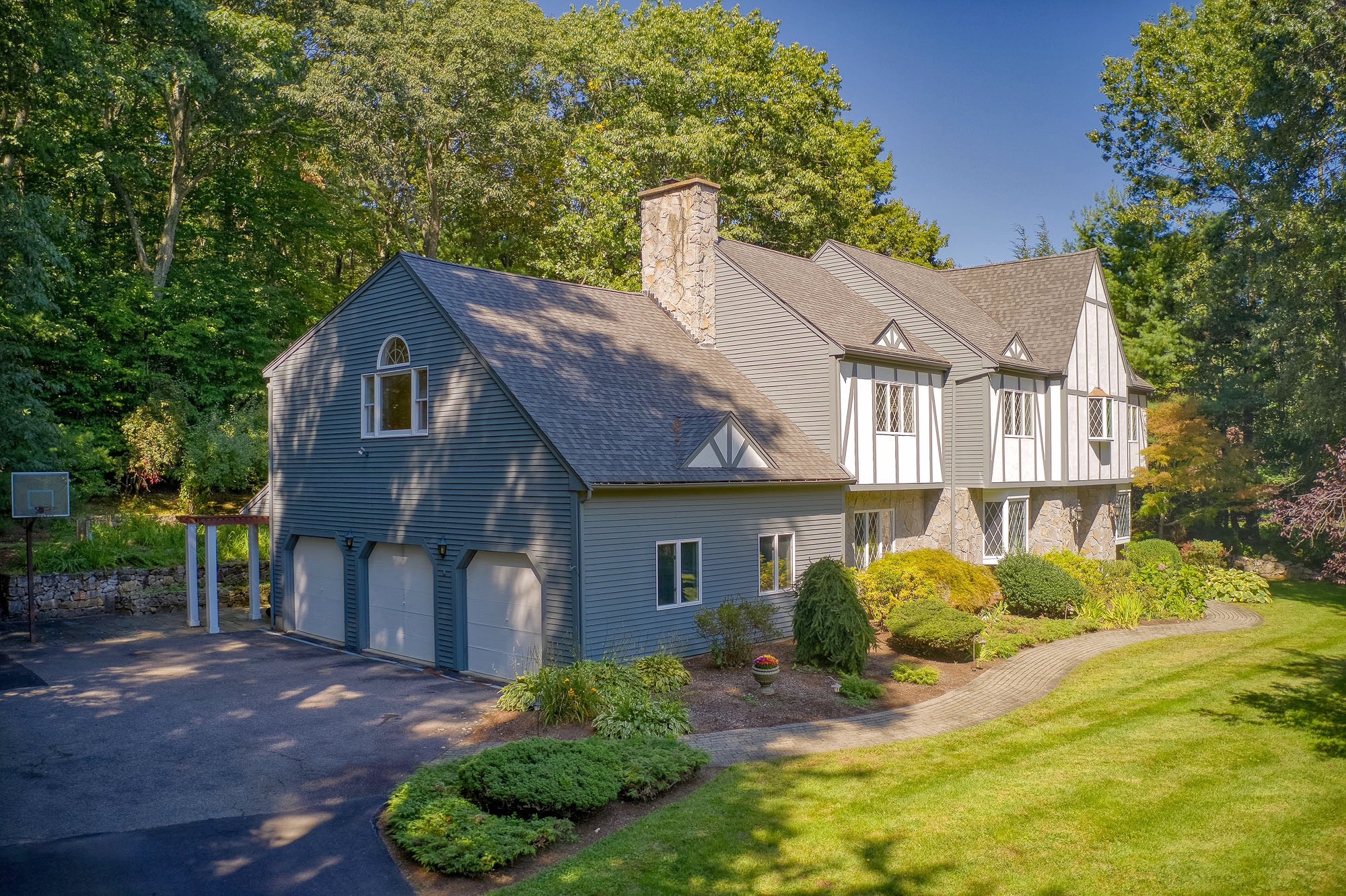 11 Stoney Brook Rd, Hopkinton, MA 01748 MLS 72569792 By Sandy Lucchesi