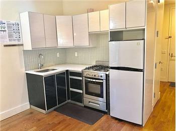 Primary listing photos for listing ID 590803