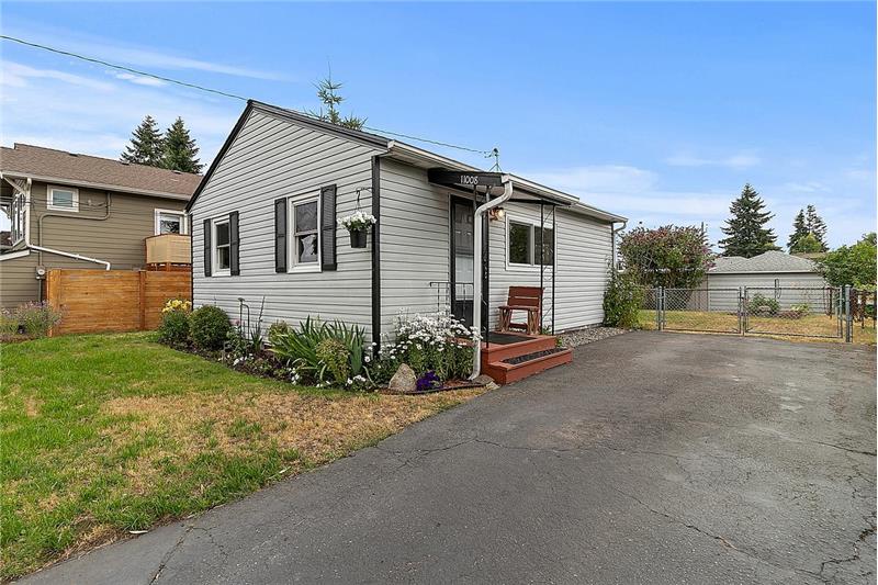 Great Starter Home In North Burien/Highline