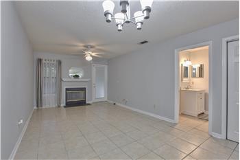 Primary listing photos for listing ID 585842