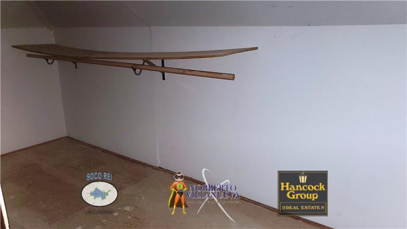 Bed 3 closet