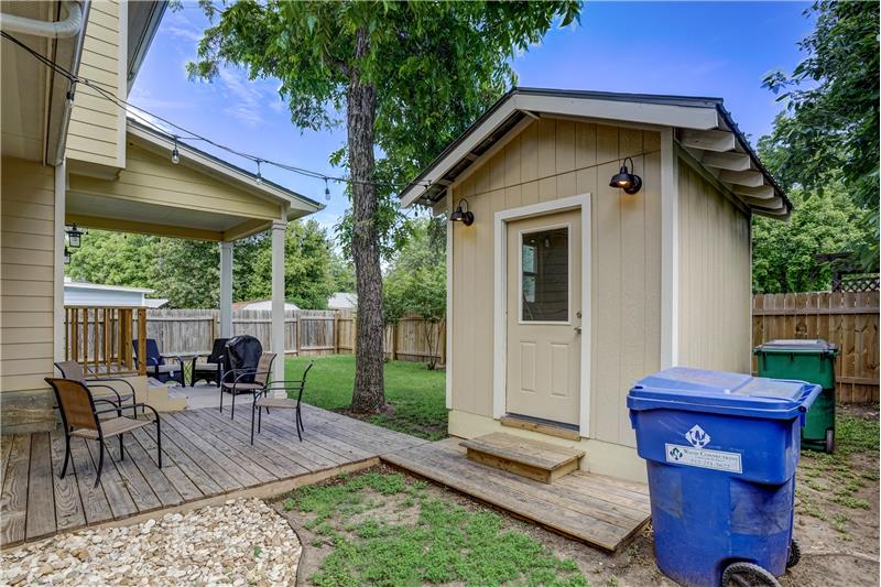 Multiuse outdoor building. Could be she shed, office space, storage, and so many other things.