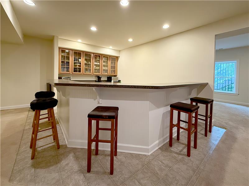 1103 Judson - Finished basement with kitchen