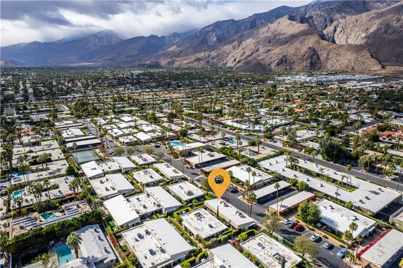GGreat Location in S Palm Springs