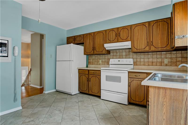 Eat In Kitchen with all appliances included