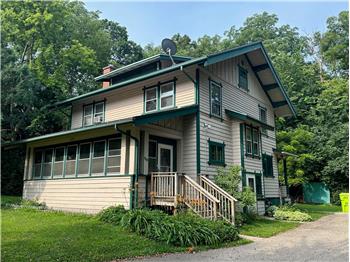 112 Vine St, Delavan, WI