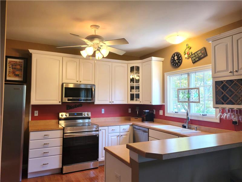 Kitchen and breakfast bar.