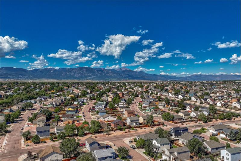 Well kept community with beautiful surrounding mountains.