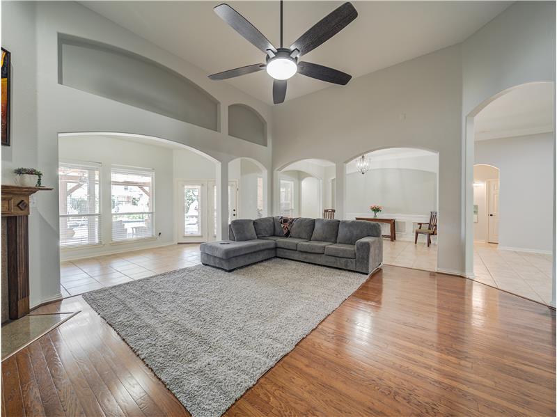 Living room, high ceilings