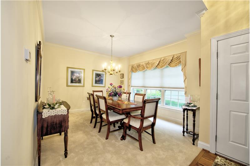 114 Waterford Circle Dining Room