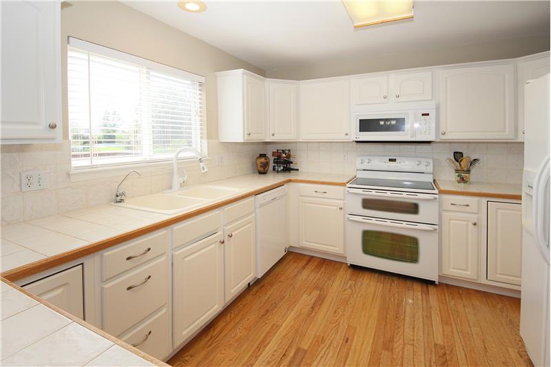 Smooth top oven range with double ovens