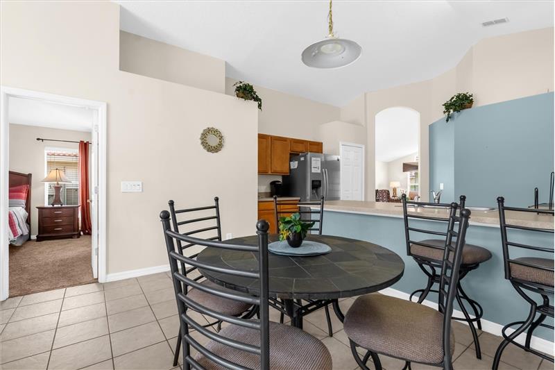 Dinette/Breakfast Nook 