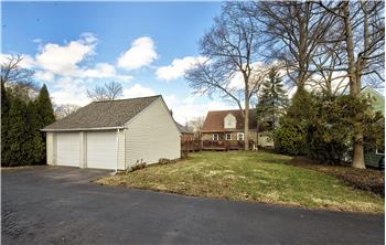 118 Elm Drive - 2 car detached garage