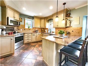 118 Elm Drive - Kitchen