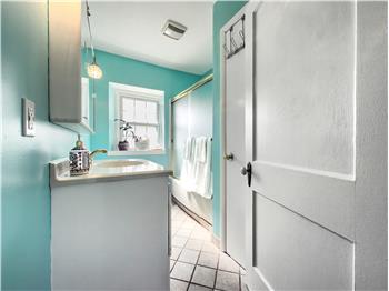 118 Elm Drive - bathroom 1