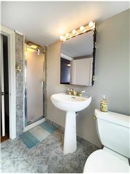 118 Elm Drive - Bathroom 2