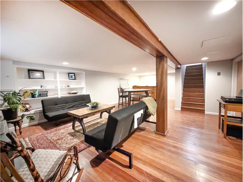 118 Elm Drive - Family room