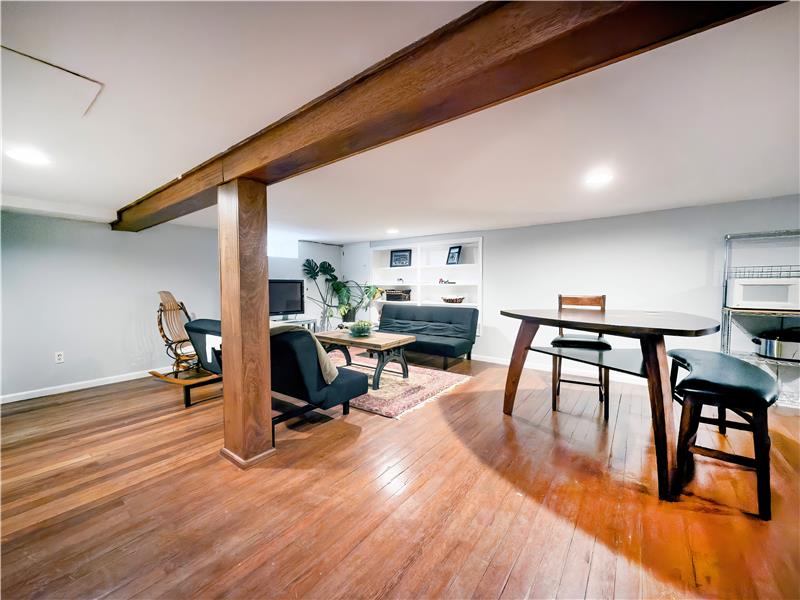 118 Elm Drive -Family room