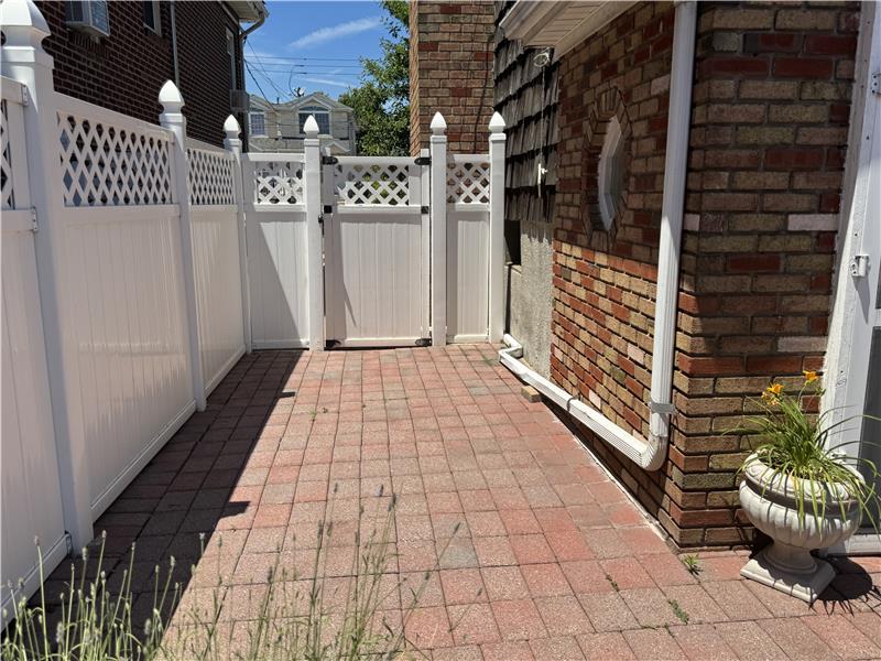 
                            Property Image 139