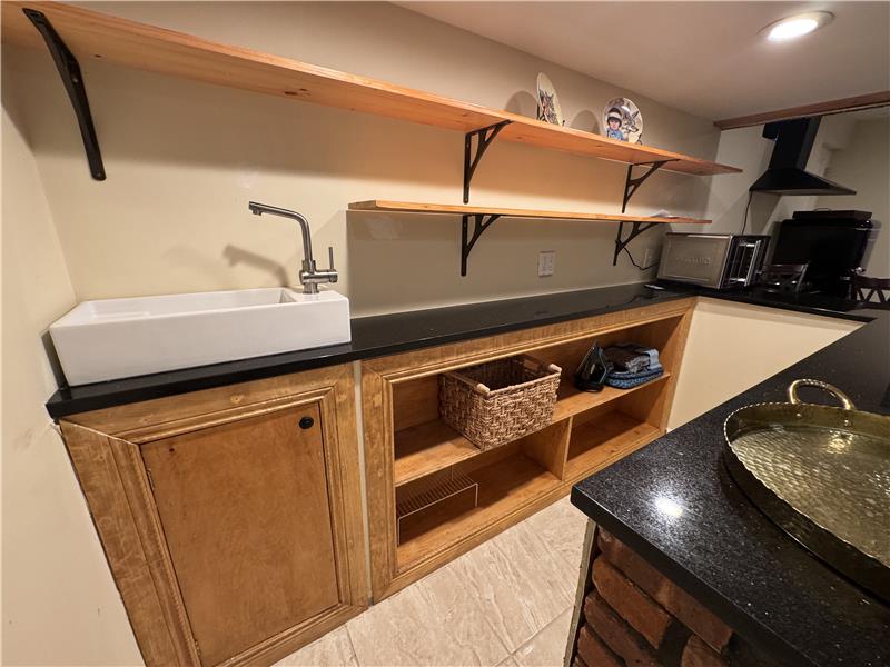 
                            Property Image 100