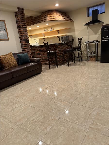 
                            Property Image 87