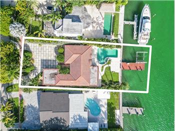 Primary listing photos for listing ID 640699