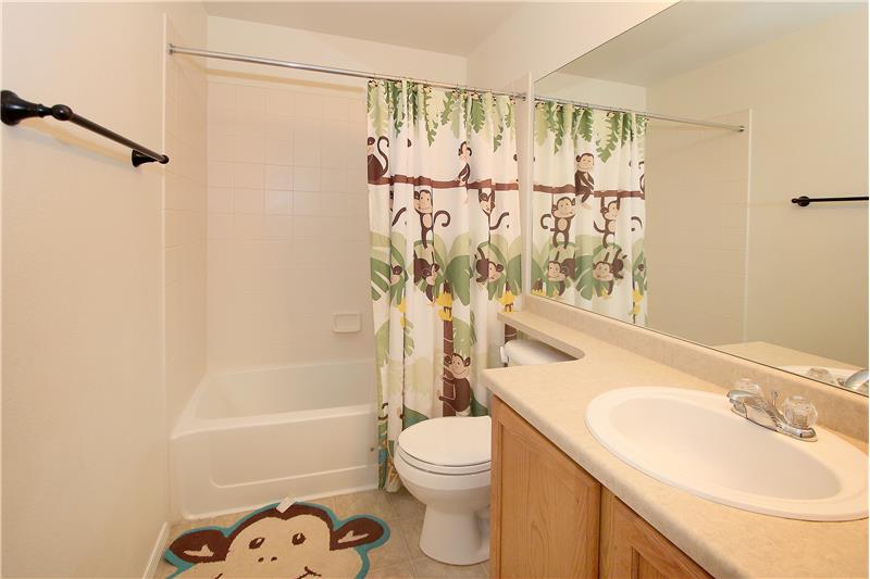 Full bath on main level with linen closet