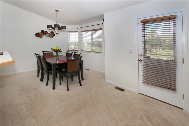 Dining area with walk-out to 27 x 27 flagstone patio