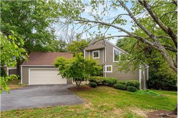 11916 Moss Point Ln, Reston, VA