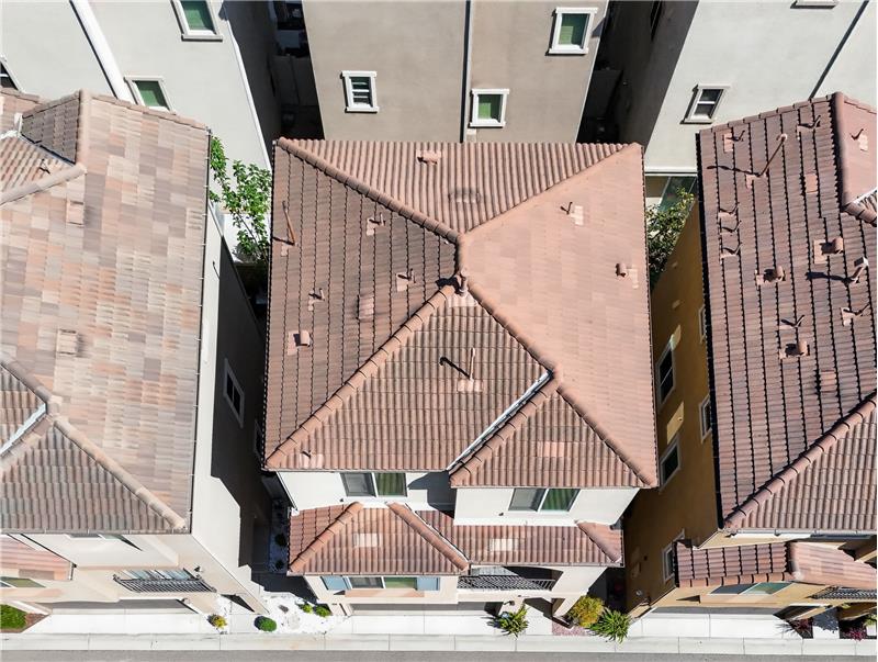 Roof of 11926 Olive Glen