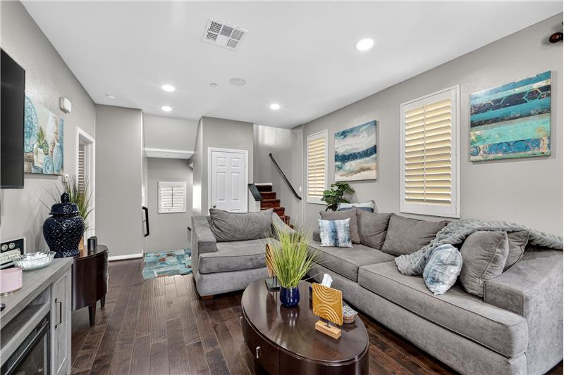 Living Ares access to 1st level