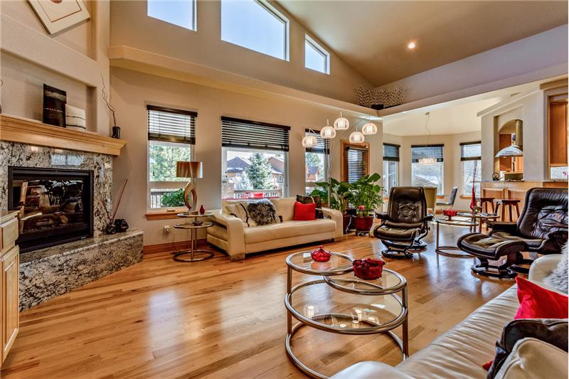 Great room - view toward deck and kitchen