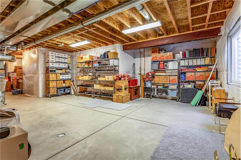 Large unfinished area of basement offers lots of storage!