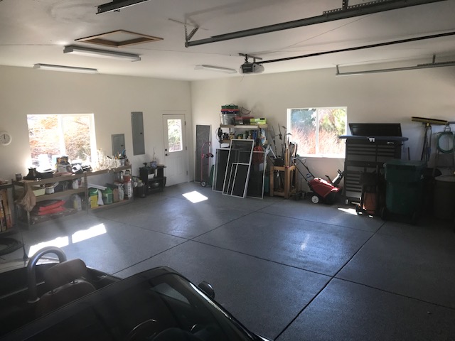 Garage has lots of natural light too!