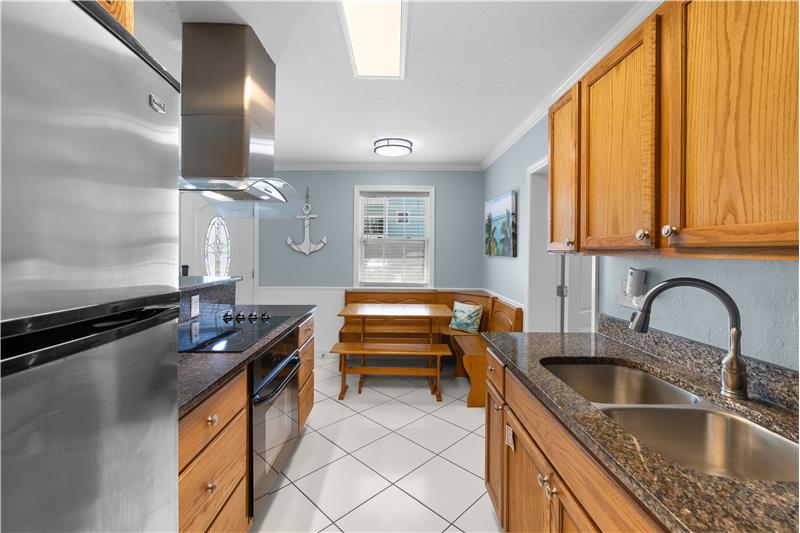 Unit B Kitchen/Dining