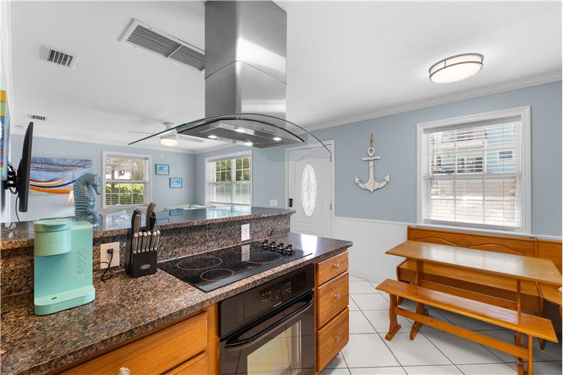 Unit B Kitchen/Dining