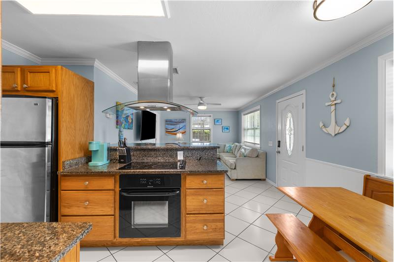 Unit B Kitchen/Dining