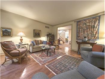 12 Chalous - Living Room