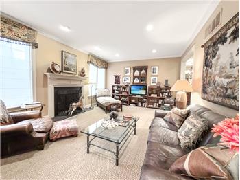12 Chalous - Family Room