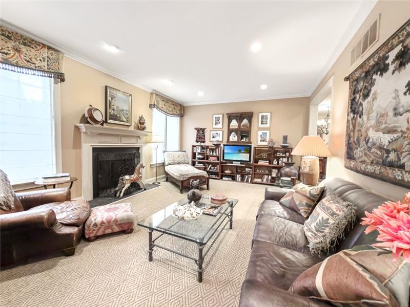 12 Chalous - Family Room